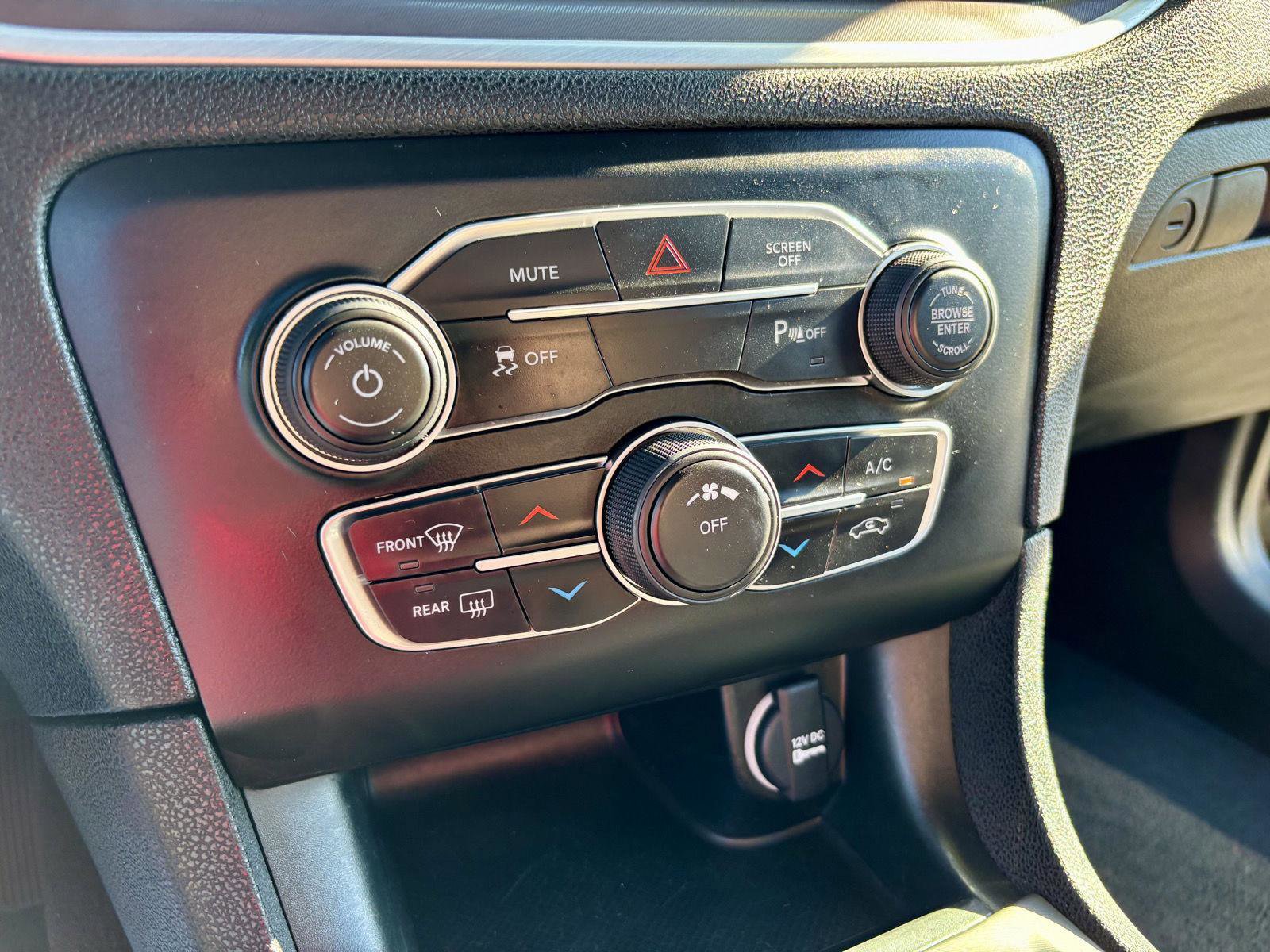 Used 2022 Dodge Charger SXT image 22