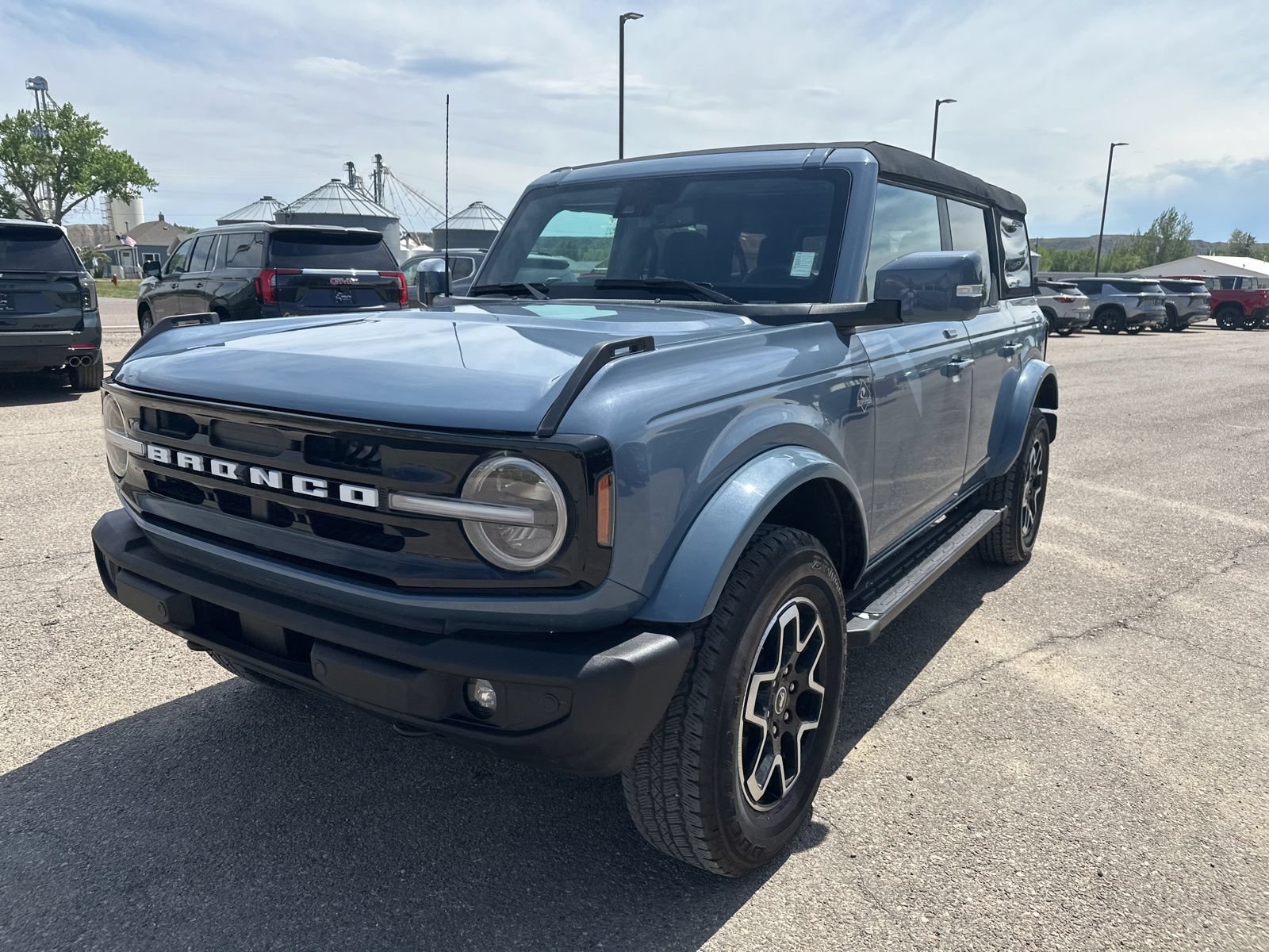 Used 2023 Ford Bronco Outer Banks AWD/4WD image 3