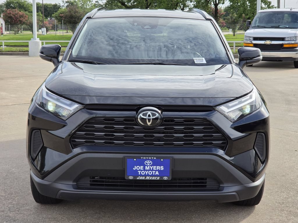 Used 2025 Toyota RAV4 XLE w/ Weather Package FWD image 3