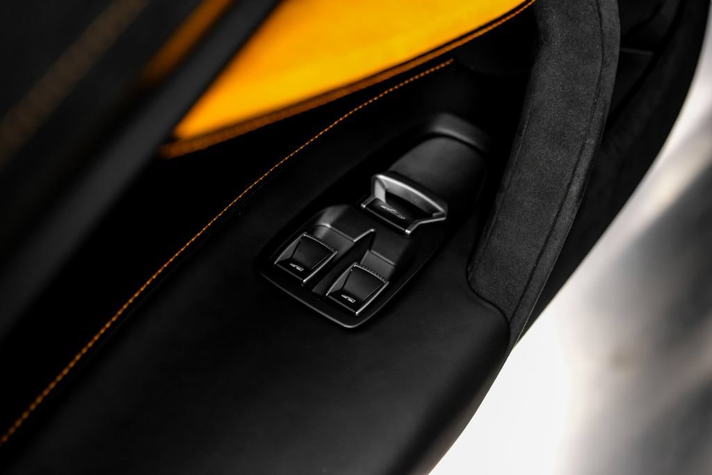 Used 2026 McLaren 750S Spider RWD image 47