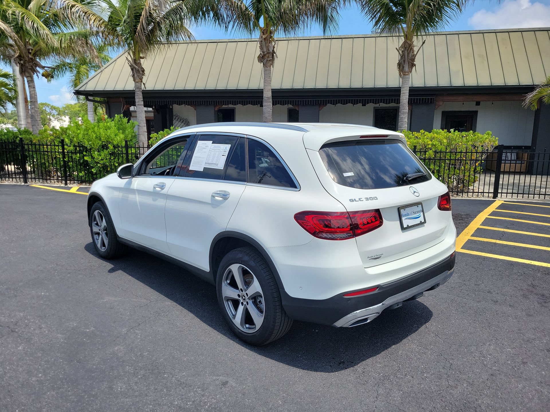 Used 2022 Mercedes-Benz GLC 300 w/ Premium Package Lite image 7