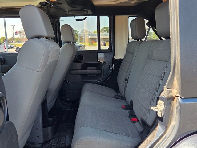 Used 2007 Jeep Wrangler Unlimited Sahara w/ Dual Top Group image 14