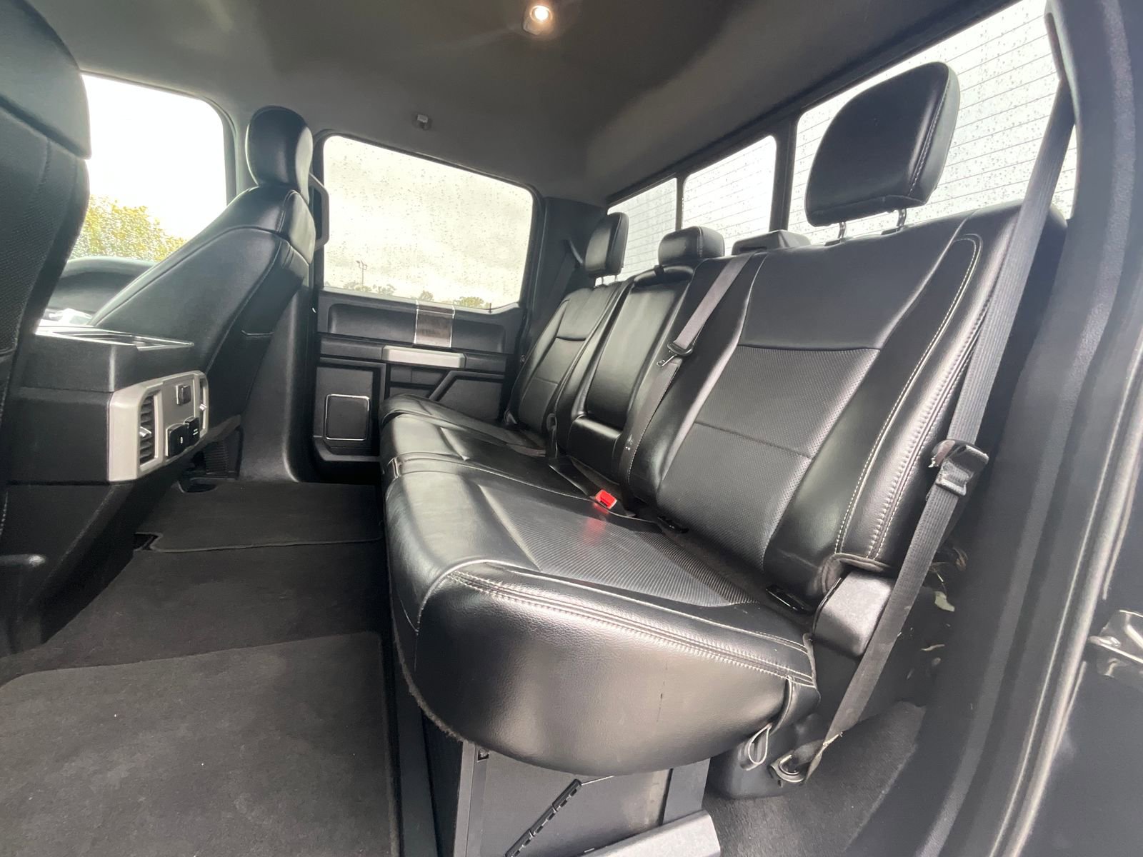 Used 2019 Ford F250 Lariat w/ Chrome Package image 18