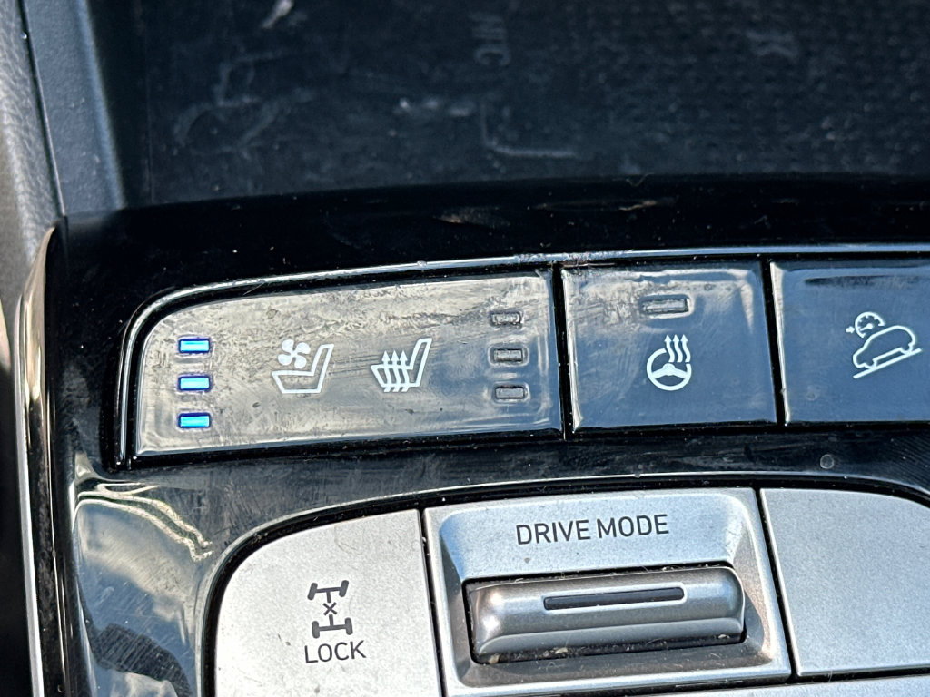 Used 2024 Hyundai Tucson Limited AWD/4WD image 32