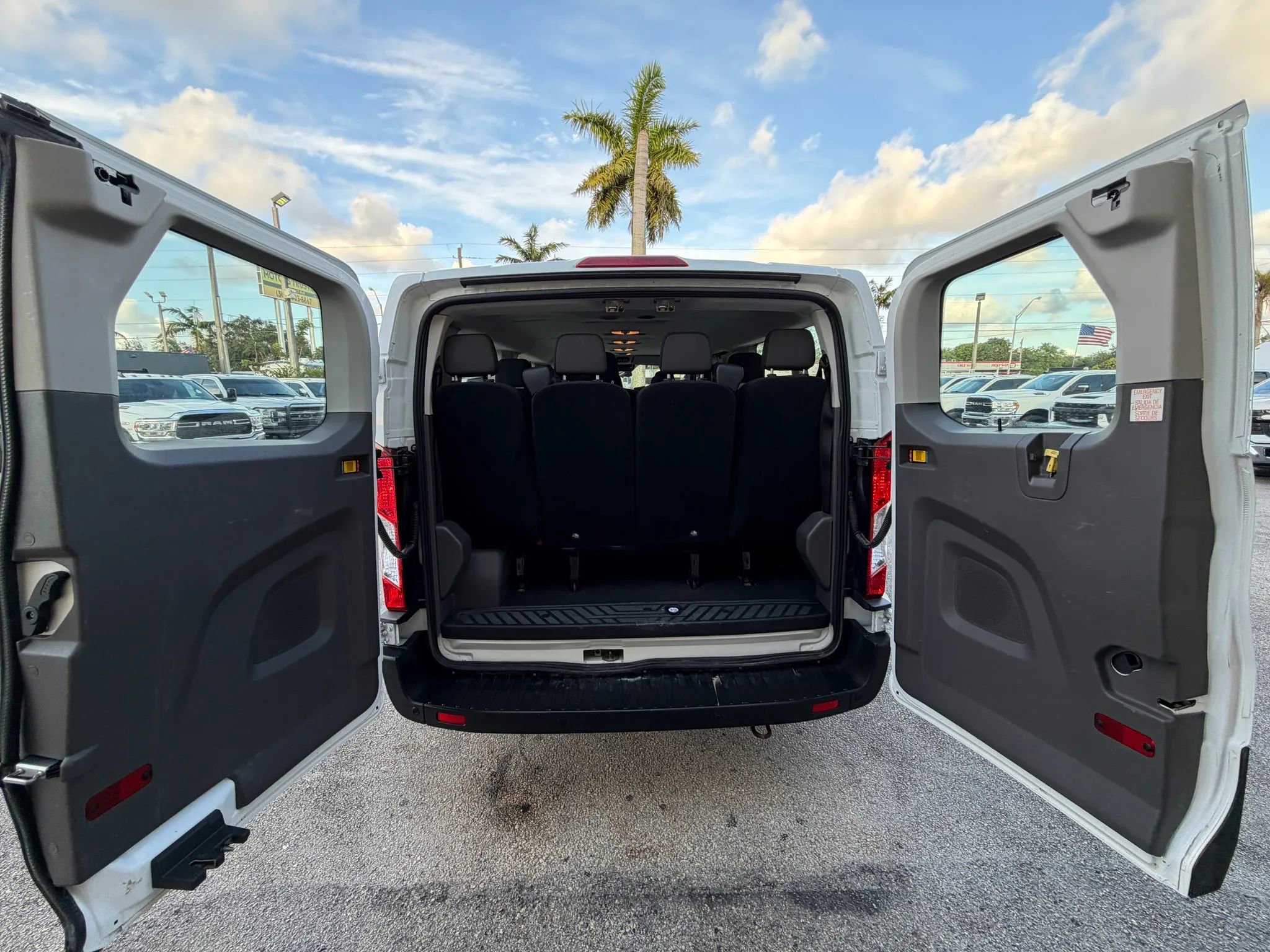 Used 2020 Ford Transit 350 XLT RWD image 6