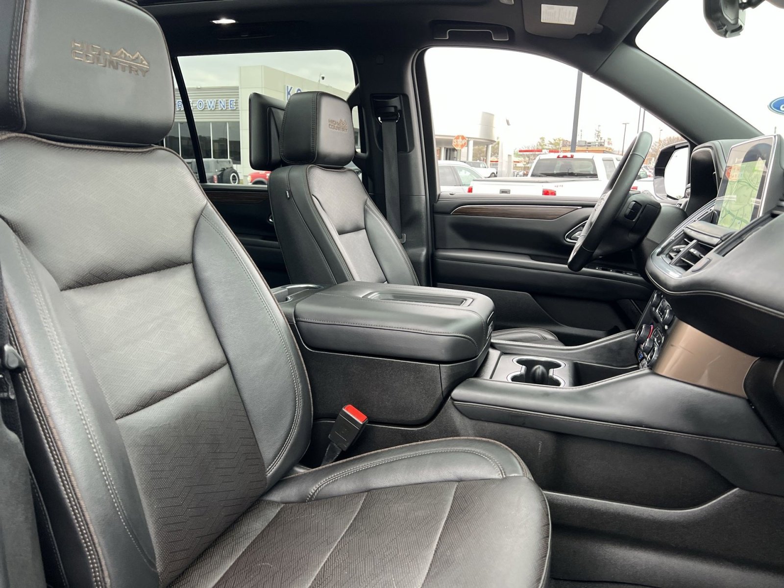 Used 2023 Chevrolet Suburban High Country image 29