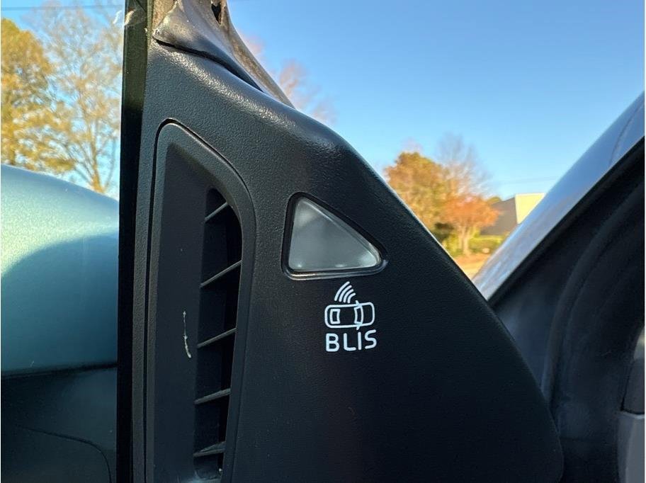 Used 2013 Volvo C70 T5 image 17