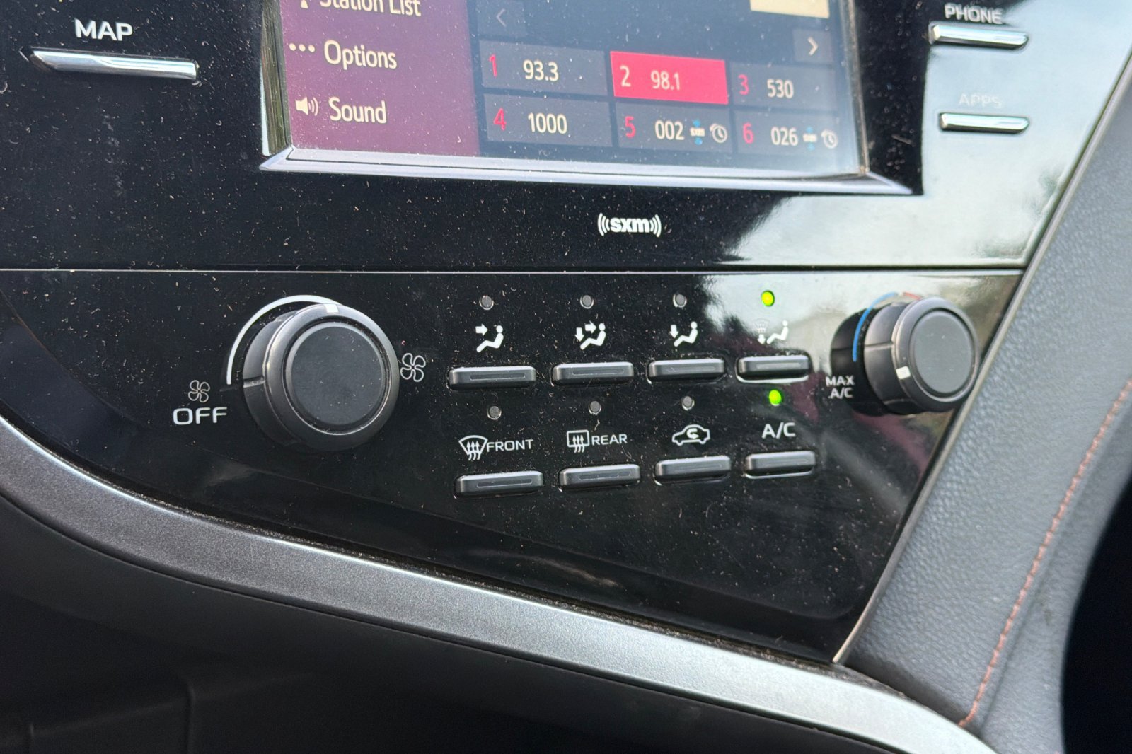 Used 2020 Toyota Camry LE w/ Carpet Mat Package FWD image 24