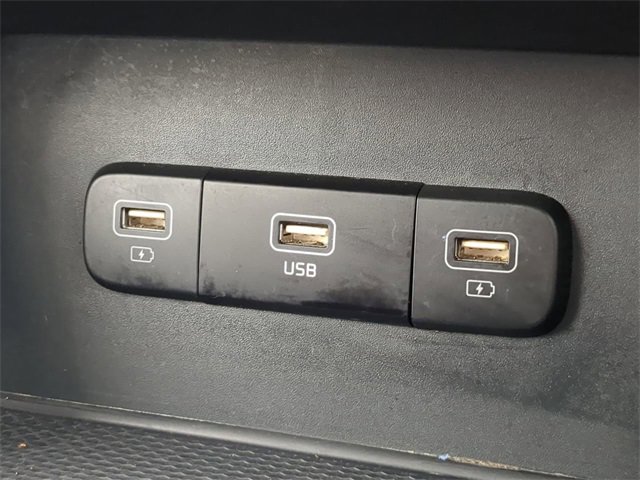 Used 2024 Kia Carnival LX image 26