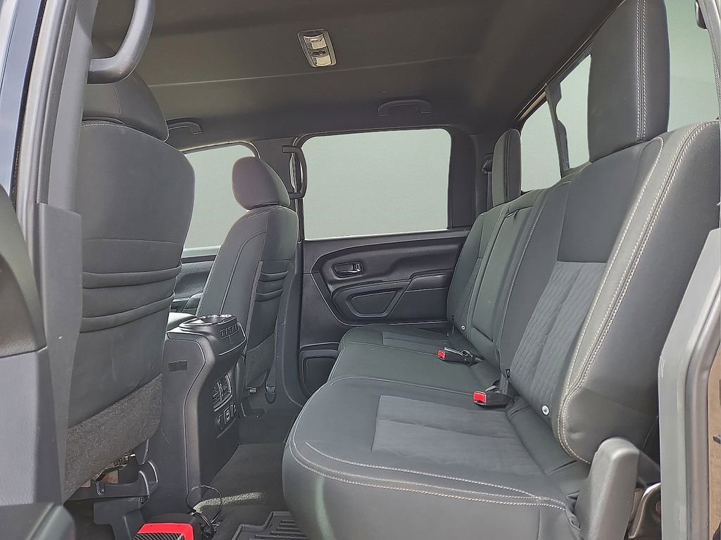 Used 2019 Nissan Titan SV w/ SV Convenience Package image 15