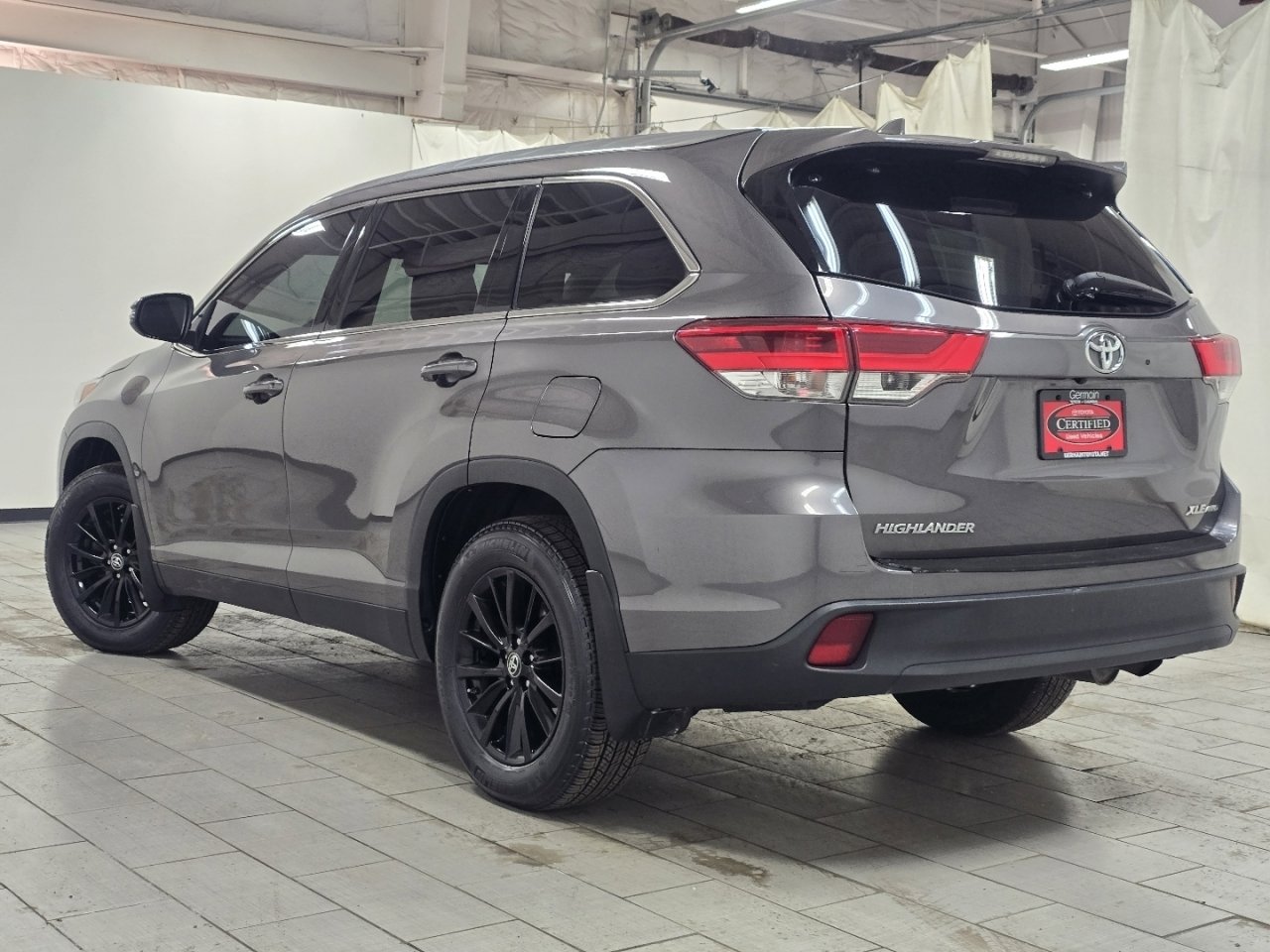 Certified 2019 Toyota Highlander XLE image 14