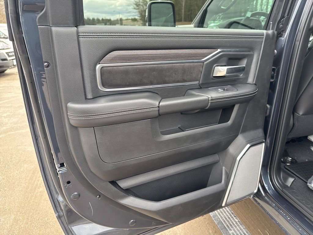 New 2026 RAM 2500 Laramie AWD/4WD image 27