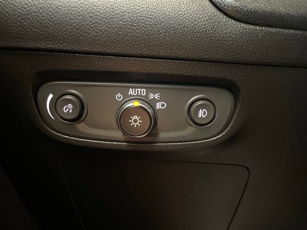 Used 2023 Buick Encore GX Preferred w/ Cold Weather Comfort Package AWD/4WD image 12