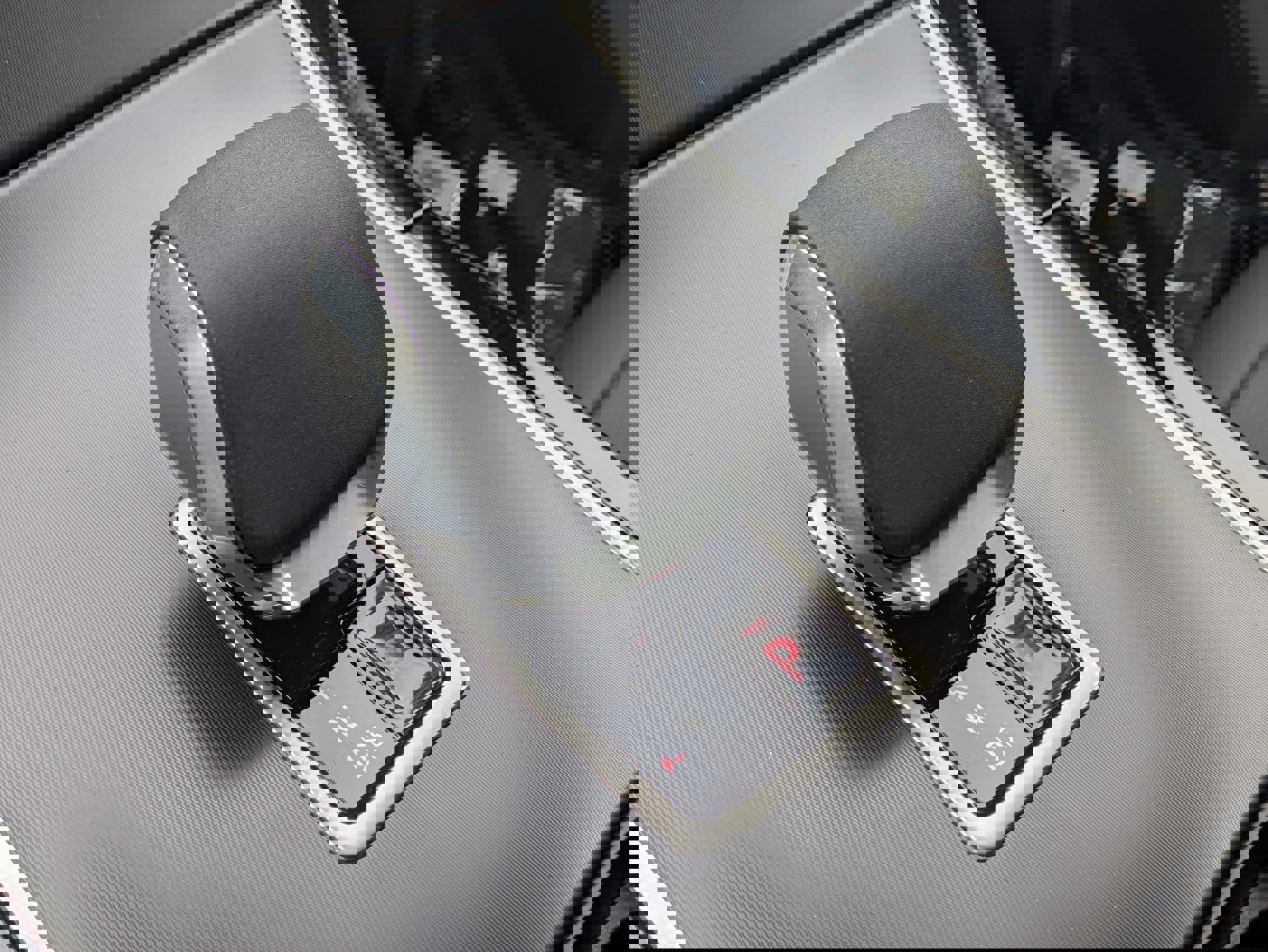 New 2026 Land Rover Range Rover Velar Dynamic SE AWD/4WD image 16