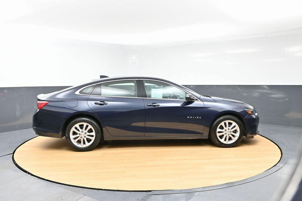 Used 2018 Chevrolet Malibu LT image 9