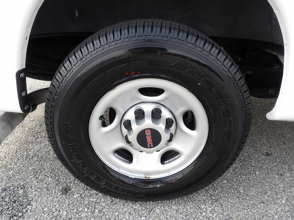 Used 2022 GMC Savana 2500 RWD image 44