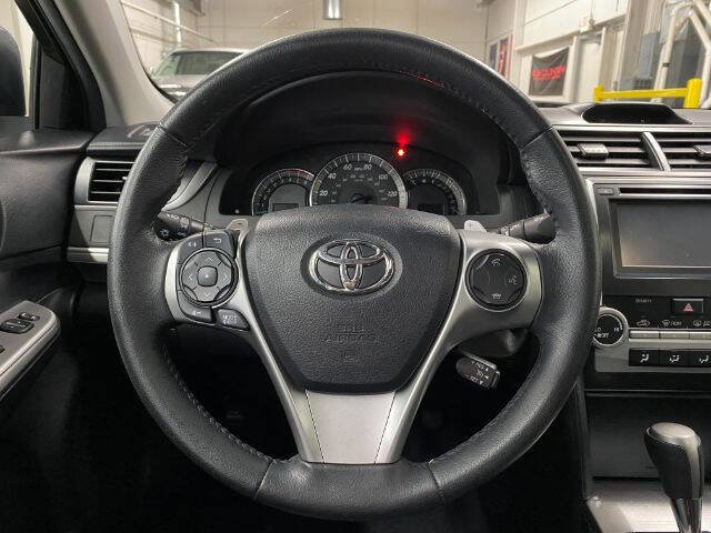 Used 2013 Toyota Camry XLE image 21