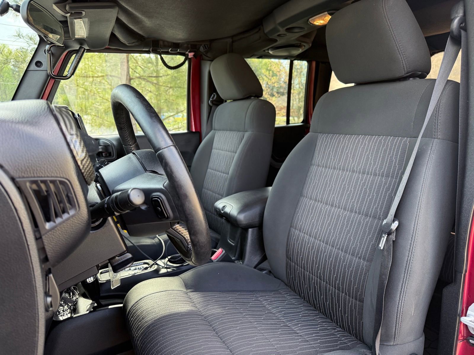 Used 2012 Jeep Wrangler Unlimited Sport image 31