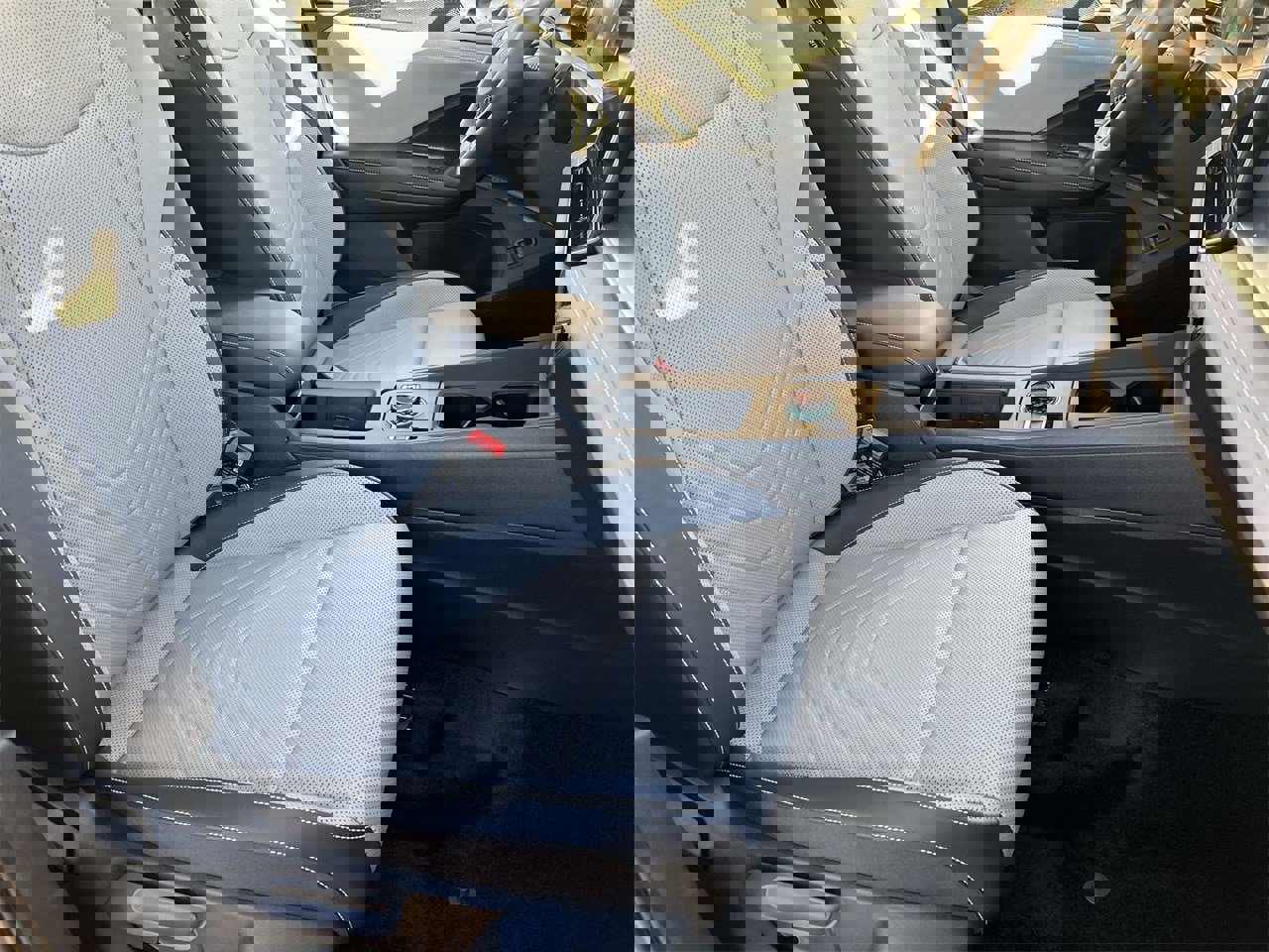 New 2026 Volkswagen Tiguan SE image 7