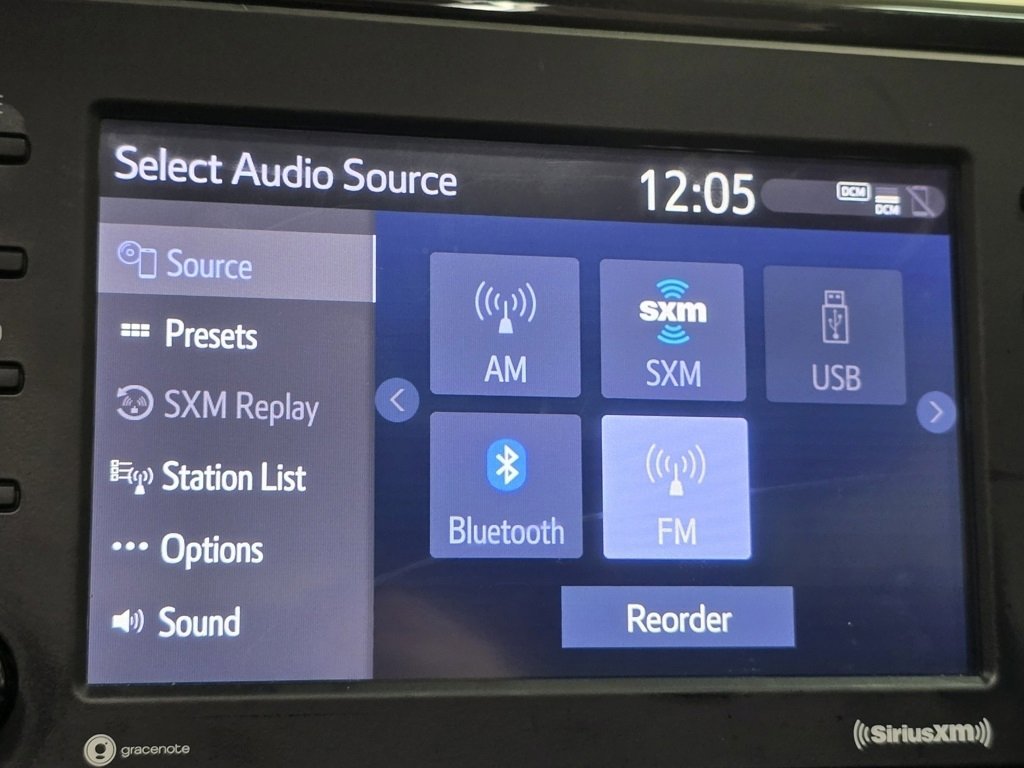 Used 2021 Toyota RAV4 XLE Premium image 5