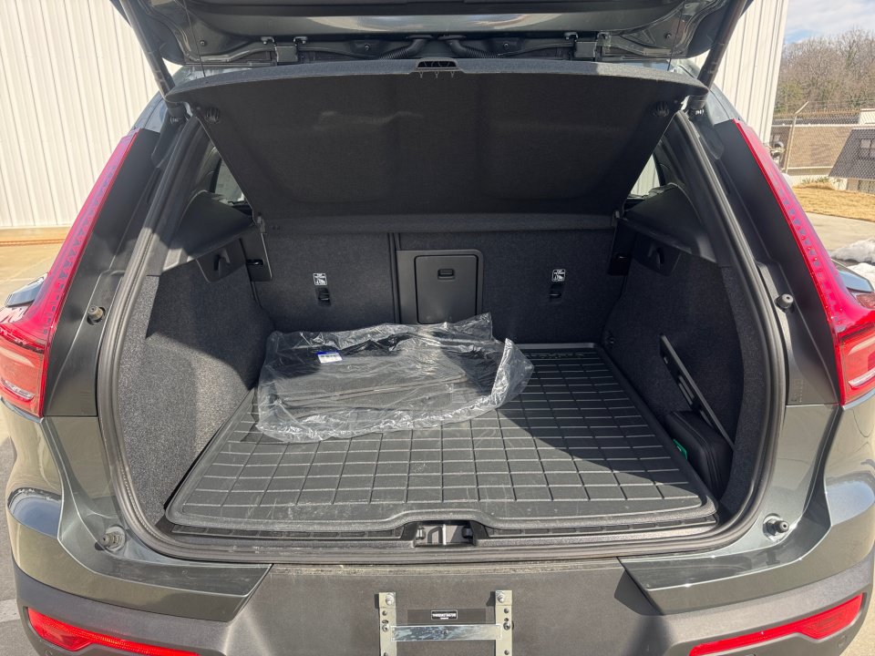 New 2026 Volvo XC40 B4 Core w/ Protection Package Premier FWD image 15