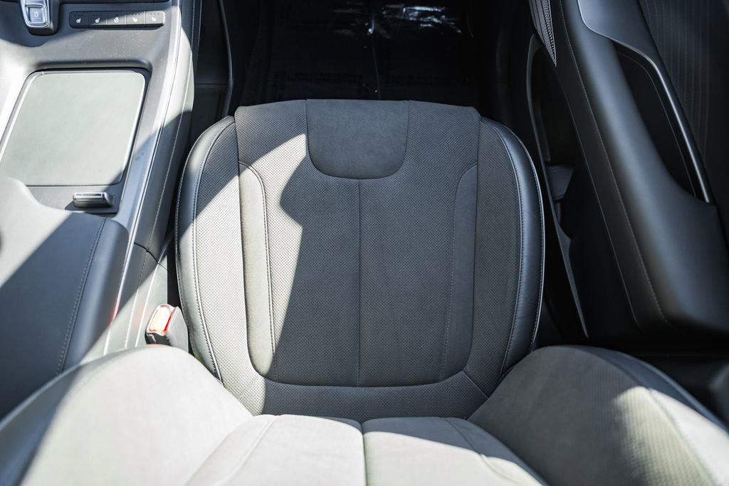 Used 2025 Hyundai Palisade Calligraphy image 28