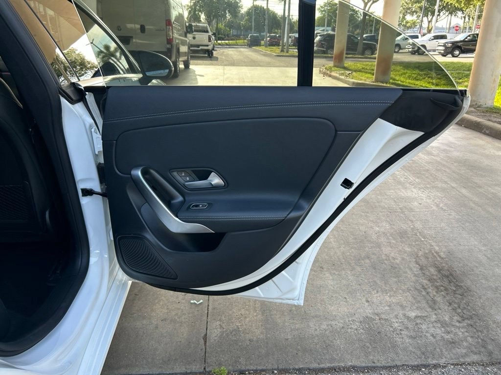 Used 2025 Mercedes-Benz CLA 250 image 35