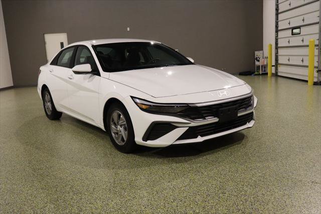 Used 2024 Hyundai Elantra SE