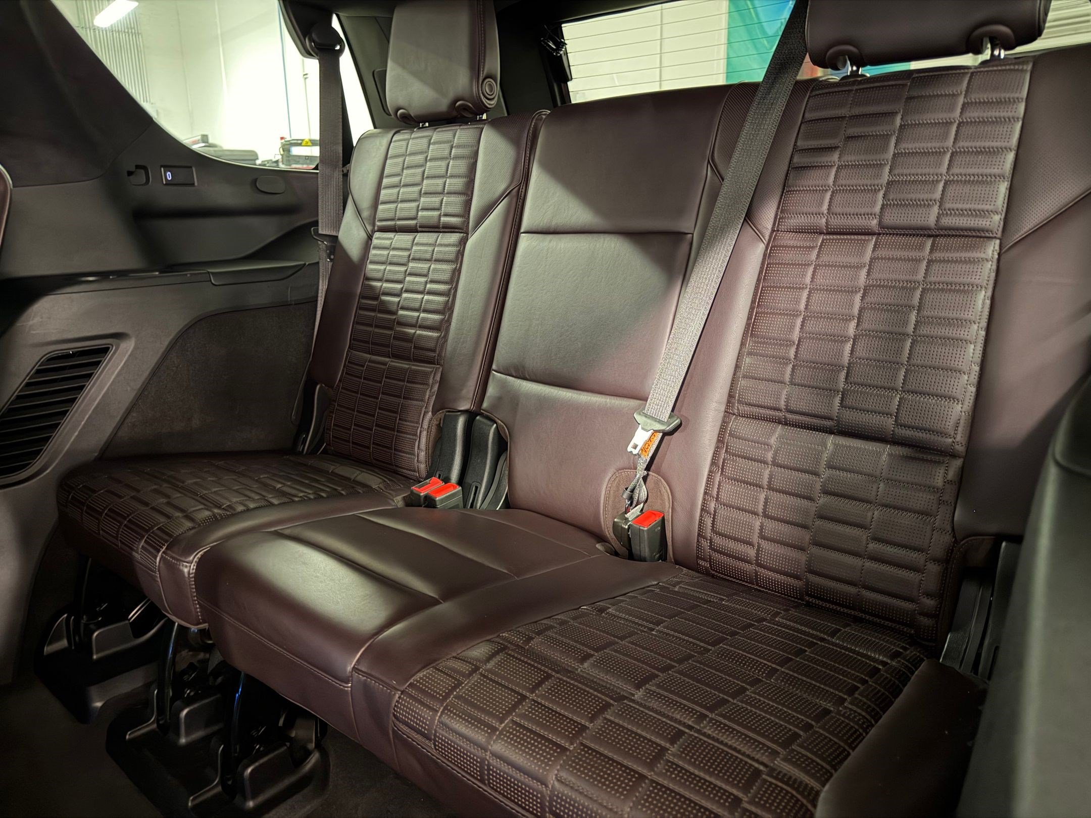 Used 2023 Cadillac Escalade Sport Platinum w/ LPO, ONYX Package AWD/4WD image 46