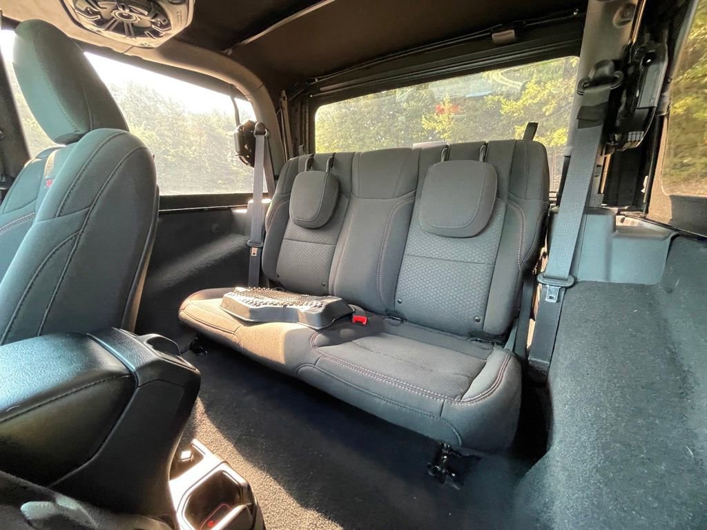 Used 2021 Jeep Wrangler Rubicon w/ LED Lighting Group image 18