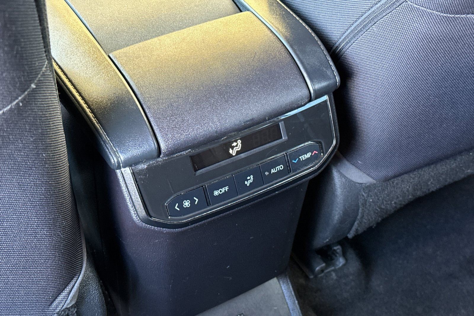 Used 2023 Toyota Highlander LE image 16