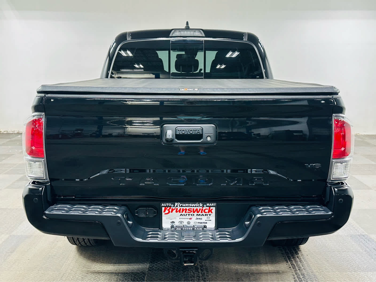 Certified 2023 Toyota Tacoma TRD Sport w/ Advanced Technology Package AWD/4WD image 5