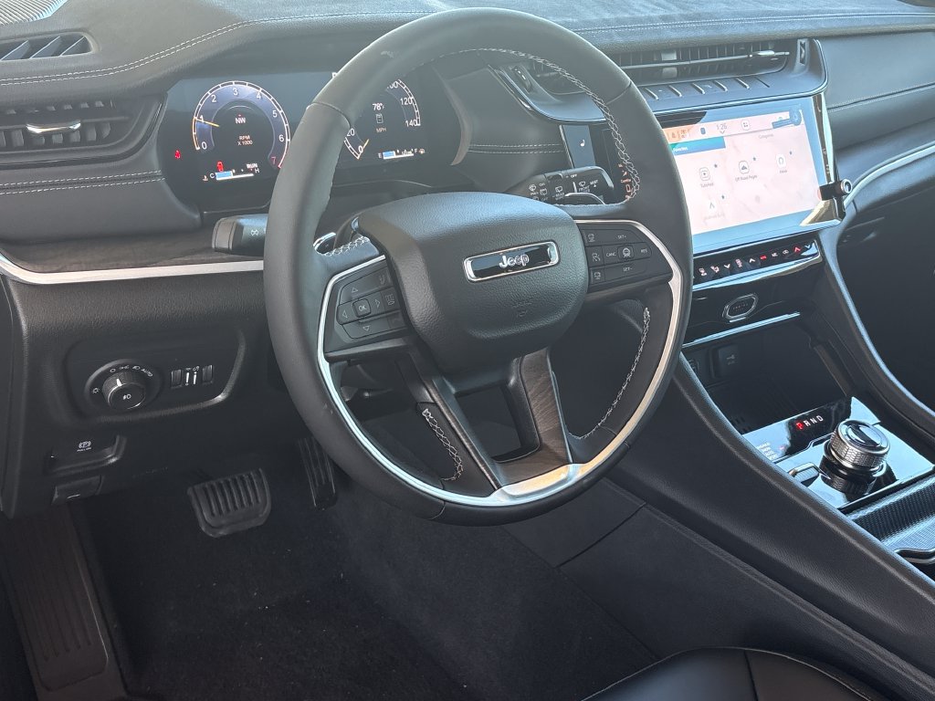 New 2027 Jeep Grand Cherokee Limited AWD/4WD image 12