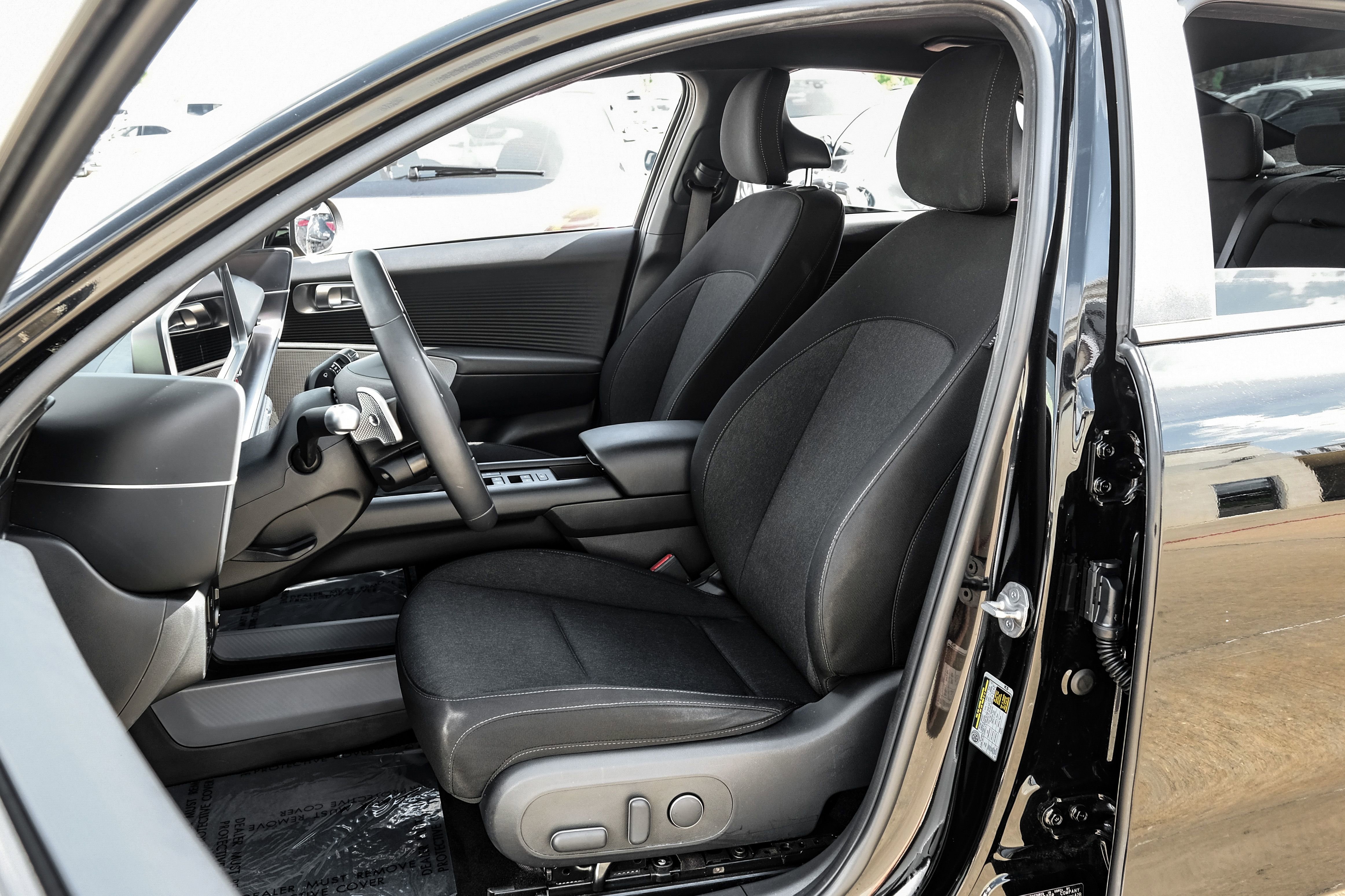 Used 2024 Hyundai Ioniq 6 SE RWD image 31