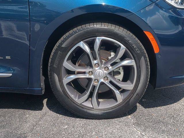 Certified 2025 Chrysler Pacifica Pinnacle w/ Trailer Tow Group FWD image 11