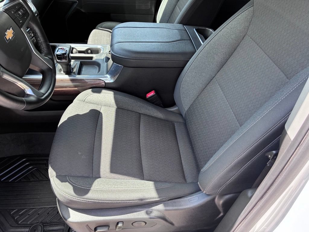 Used 2025 Chevrolet Silverado 1500 LT AWD/4WD image 25