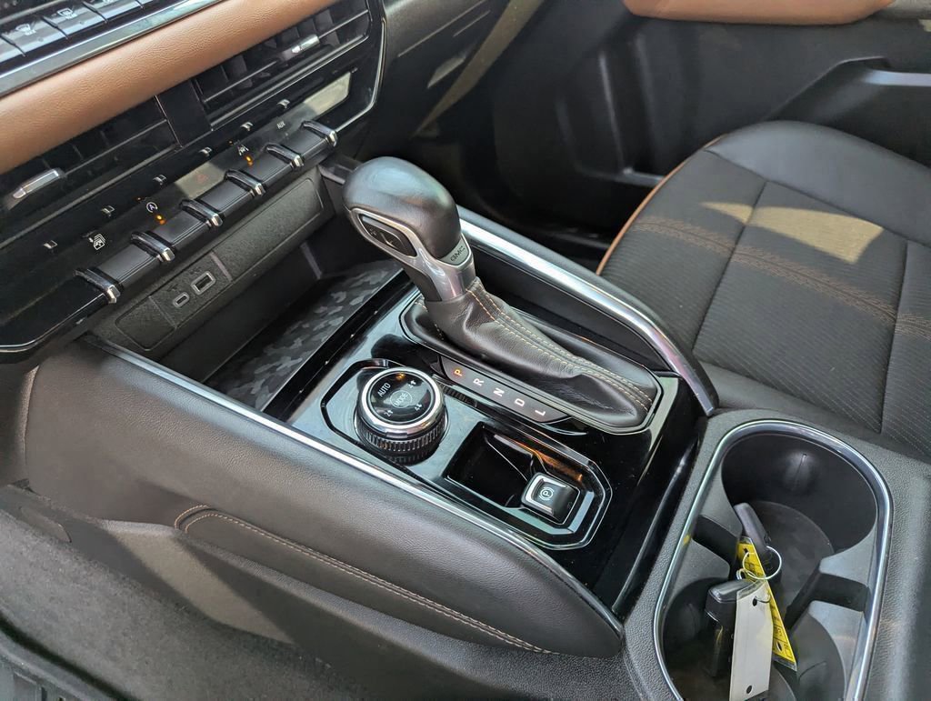 Used 2023 GMC Canyon AT4 image 24