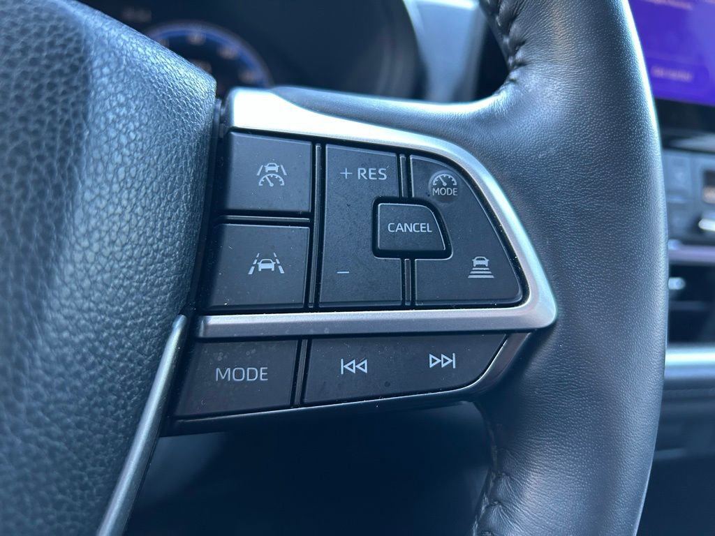 Used 2024 Toyota Grand Highlander Limited image 21