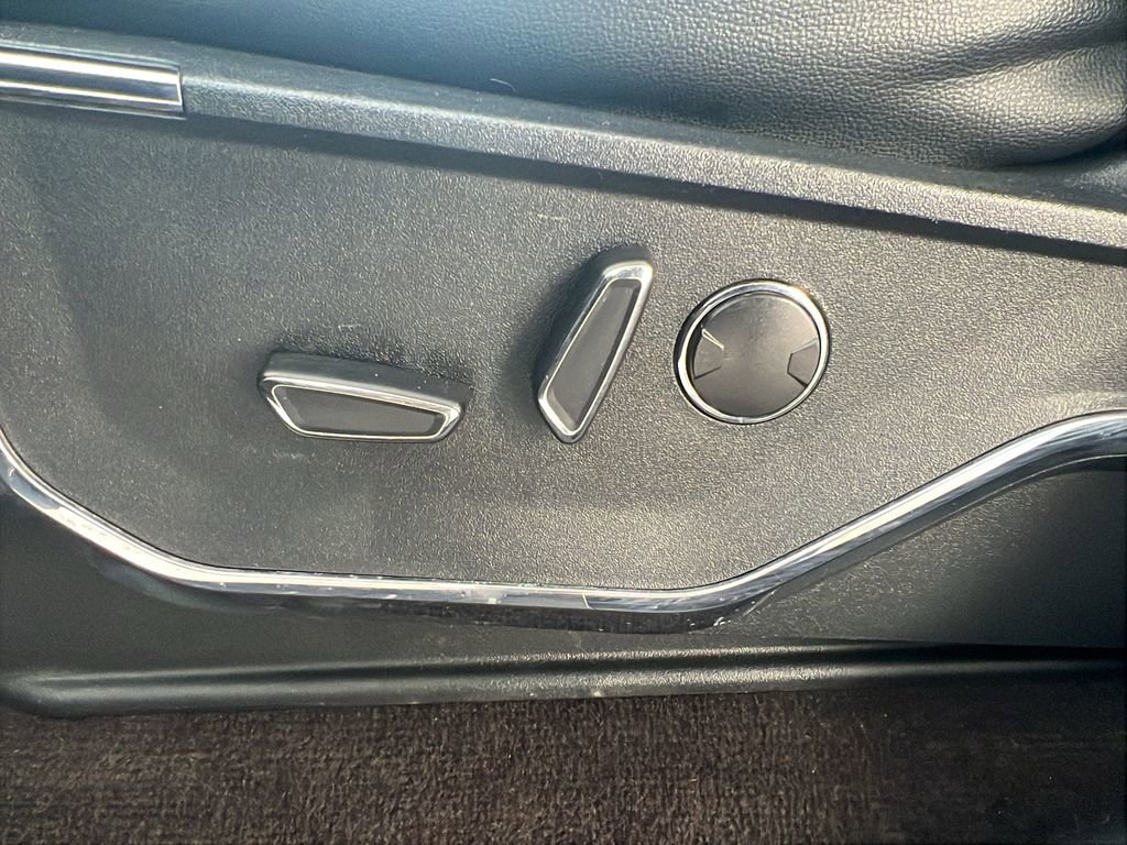 Used 2021 Ford F150 Lariat w/ Equipment Group 502A High image 13