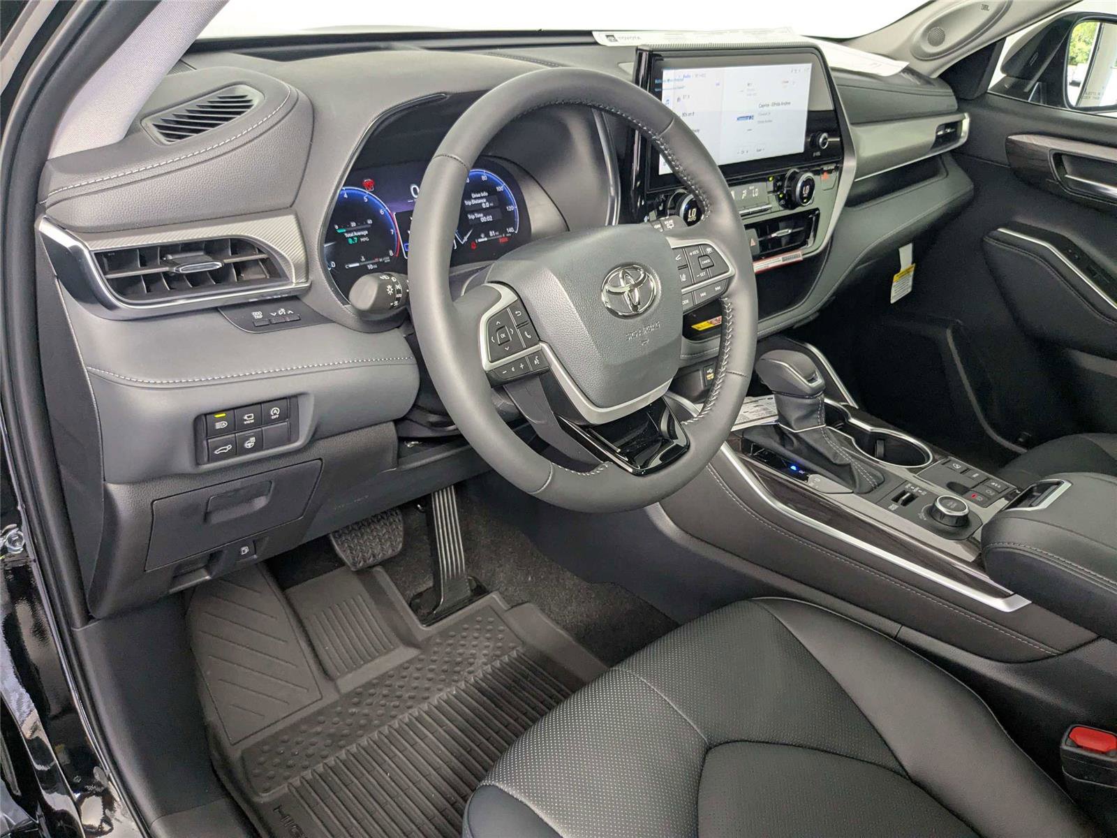 New 2026 Toyota Highlander Platinum AWD/4WD image 11