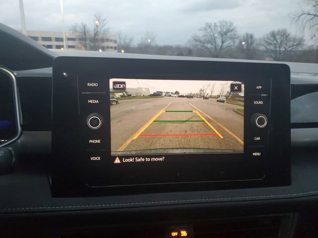 New 2026 Volkswagen Taos SE FWD image 29