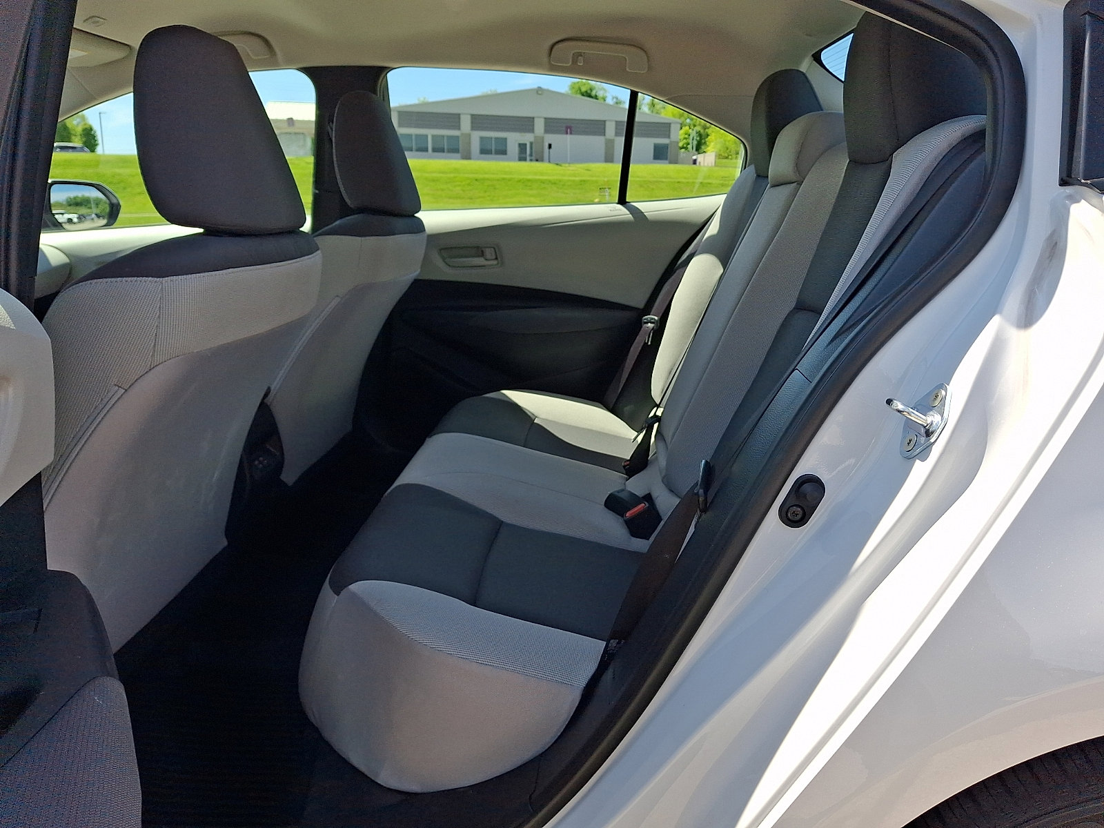 Used 2026 Toyota Corolla LE w/ LE Premium Package FWD image 10