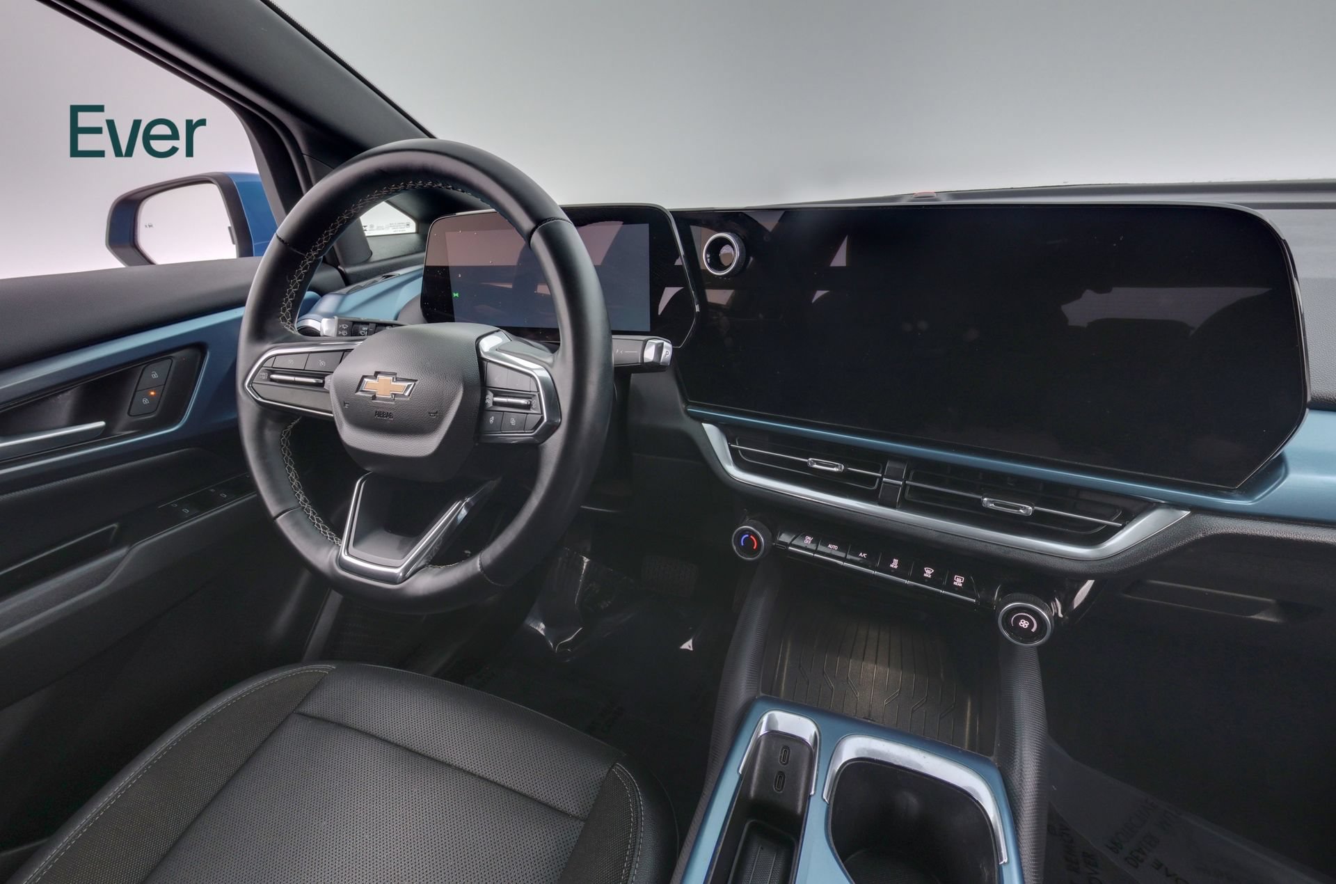 Used 2024 Chevrolet Equinox EV LT FWD image 25