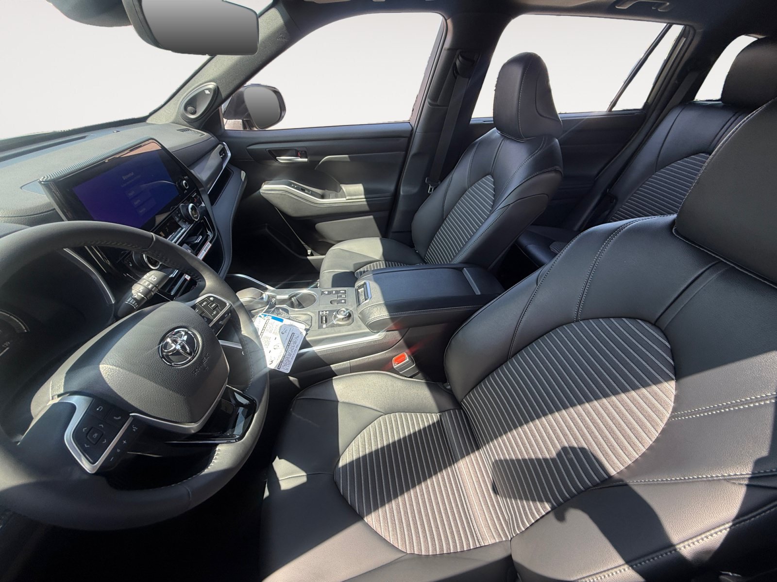 New 2026 Toyota Highlander XSE AWD/4WD image 9