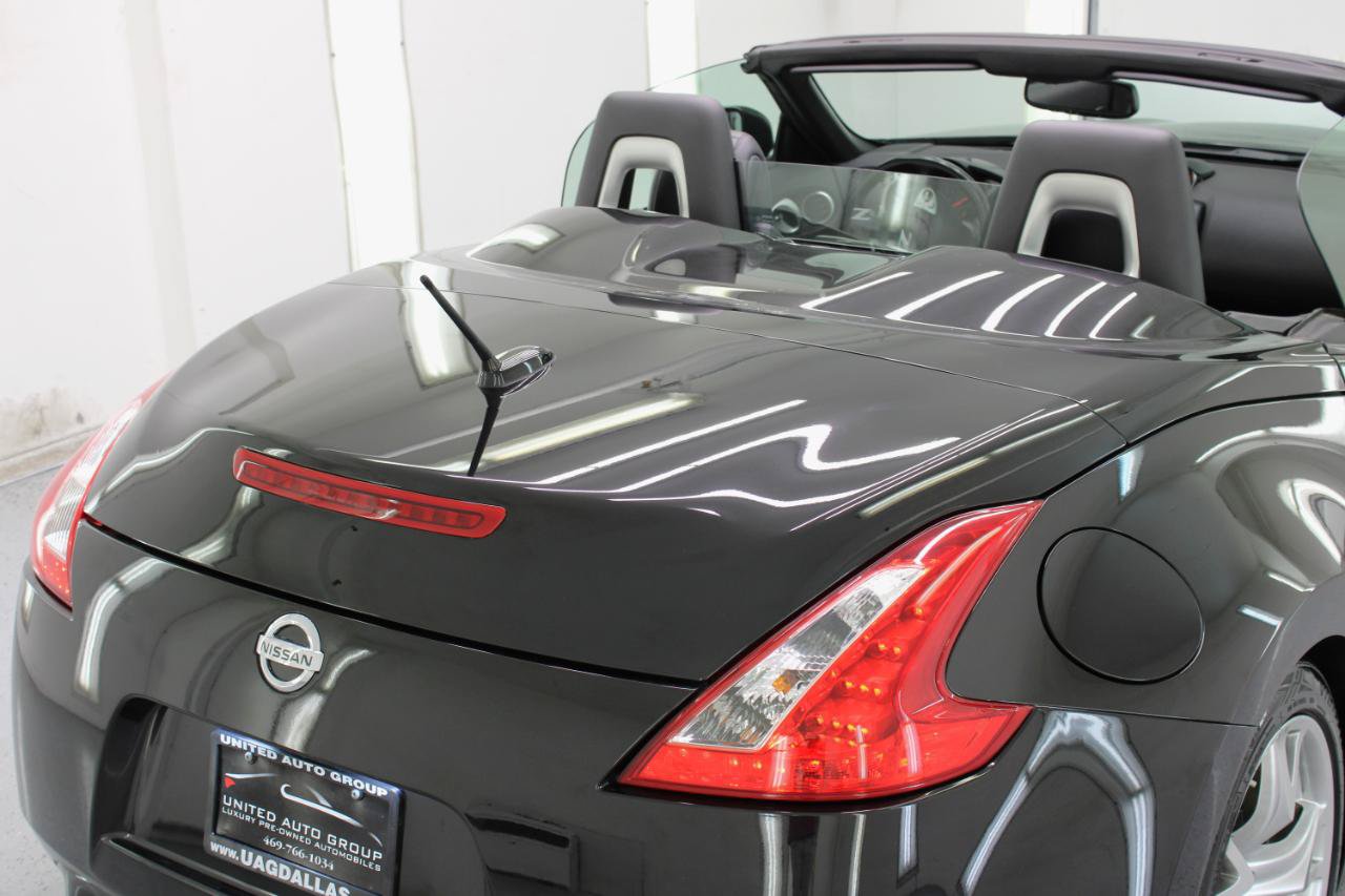 Used 2010 Nissan 370Z Touring w/ Sport Pkg RWD image 19