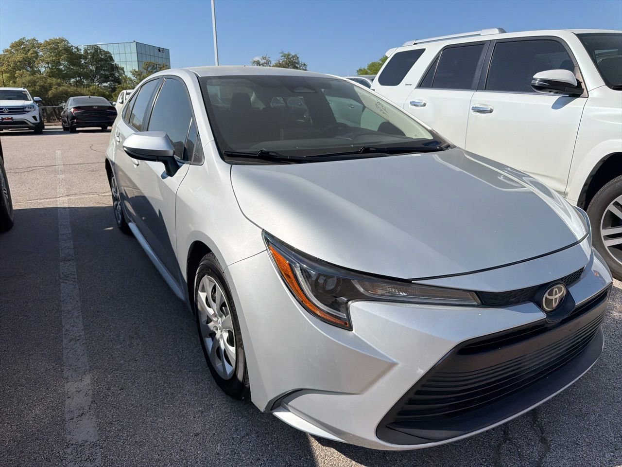 Used 2024 Toyota Corolla LE image 3