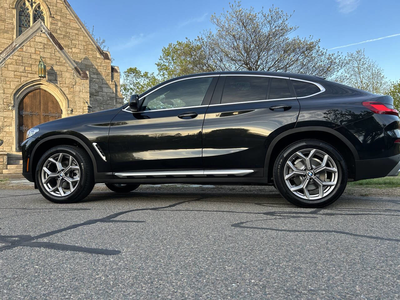 Used 2022 BMW X4 xDrive30i w/ Premium Package 2 image 1
