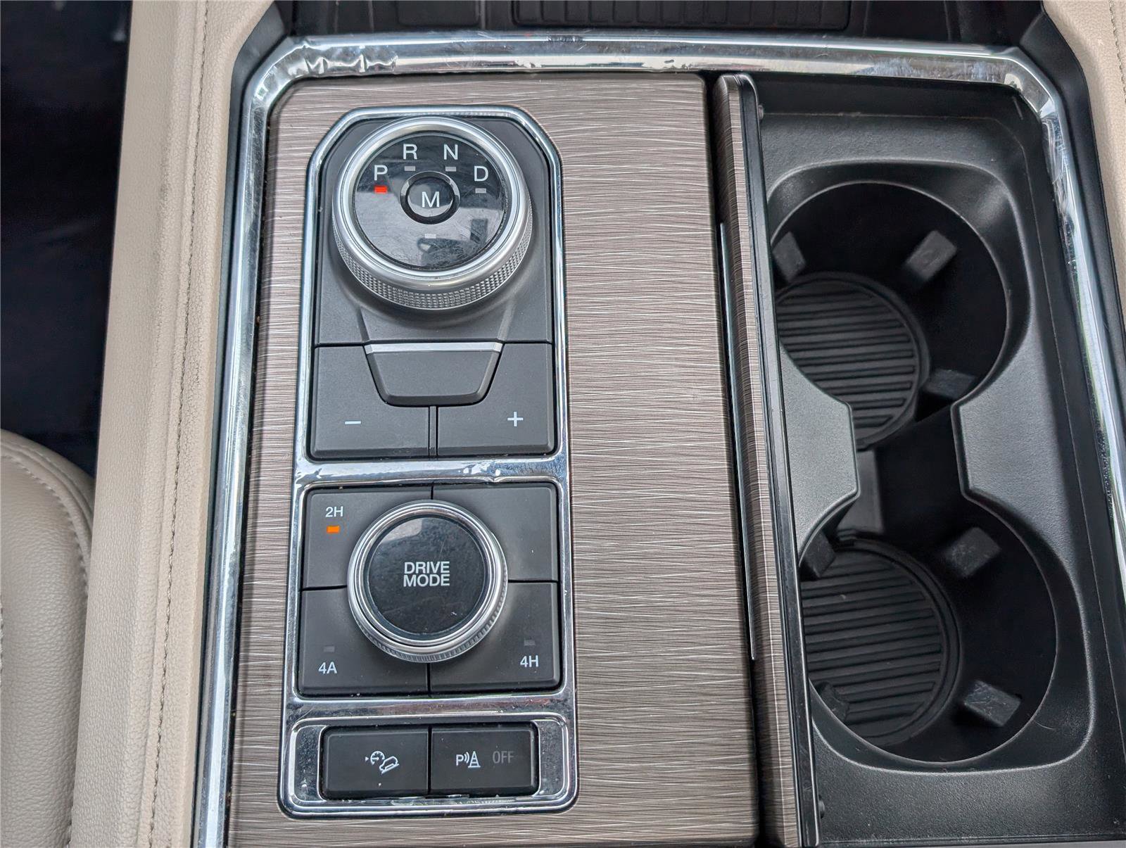 Used 2024 Ford Expedition Limited image 31