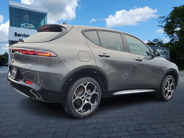 New 2024 Alfa Romeo Tonale Ti w/ Premium Interior Package image 4