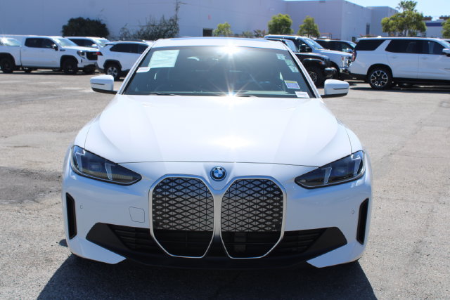 Used 2025 BMW i4 eDrive40 RWD image 2
